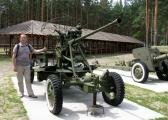Гордиенко С.В. у 40-мм зенитного орудия Бофорс.